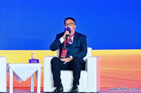 炒股杠杆配资 元禾璞华基金牛俊岭：政策组合拳驱动半导体并购潮，产业整合加速与估值重构进行时